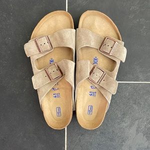 *BRAND NEW* Arizona Soft Footbed Birkenstocks in Suede Leather - Taupe
